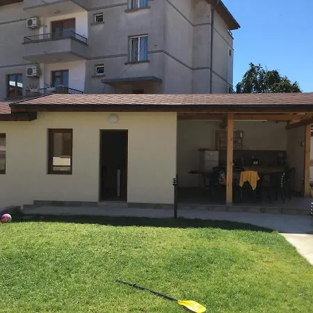 Zornica In 招待所 3*